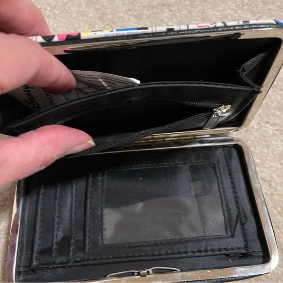 Disney Minnie Mouse Retro Fashion Magazine Push Latch Wallet-6x3x0.5” - Picture 5 of 8